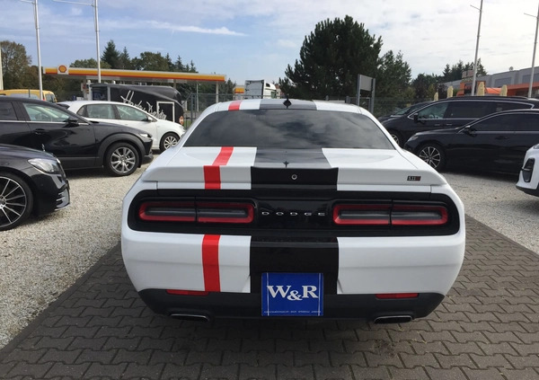 Dodge Challenger cena 94900 przebieg: 105500, rok produkcji 2017 z Rejowiec Fabryczny małe 154